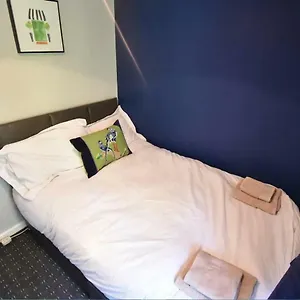 Apartment 3-bedroom Comfy In 